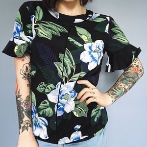 Black floral ruffle sleeve blouse